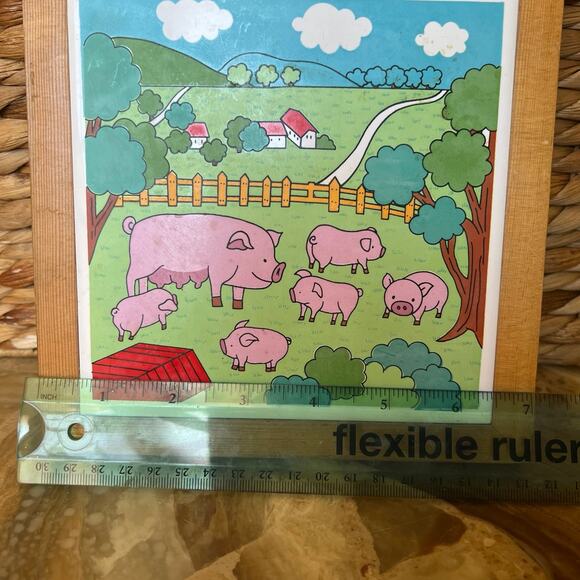 Piggy farm scene wall decor - Picture 3 of 6